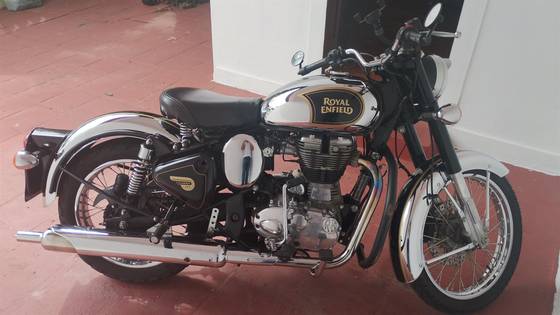 ROYAL ENFIELD CLASSIC 500 
